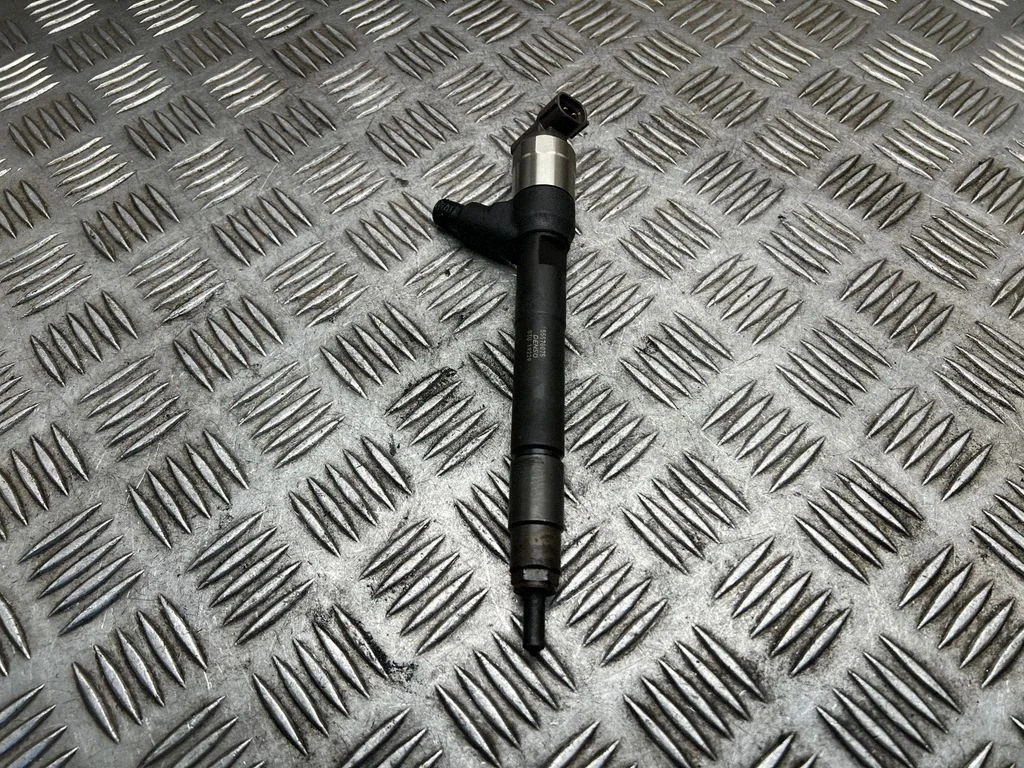 Fuel injector – Opel Astra K (2015-2021)
