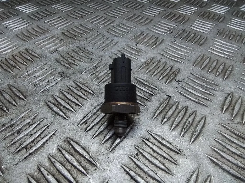 Fuel pressure sensor