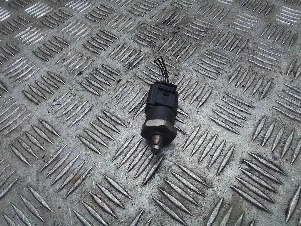 Fuel pressure sensor – Volkswagen Passat B6 (2005-2010)