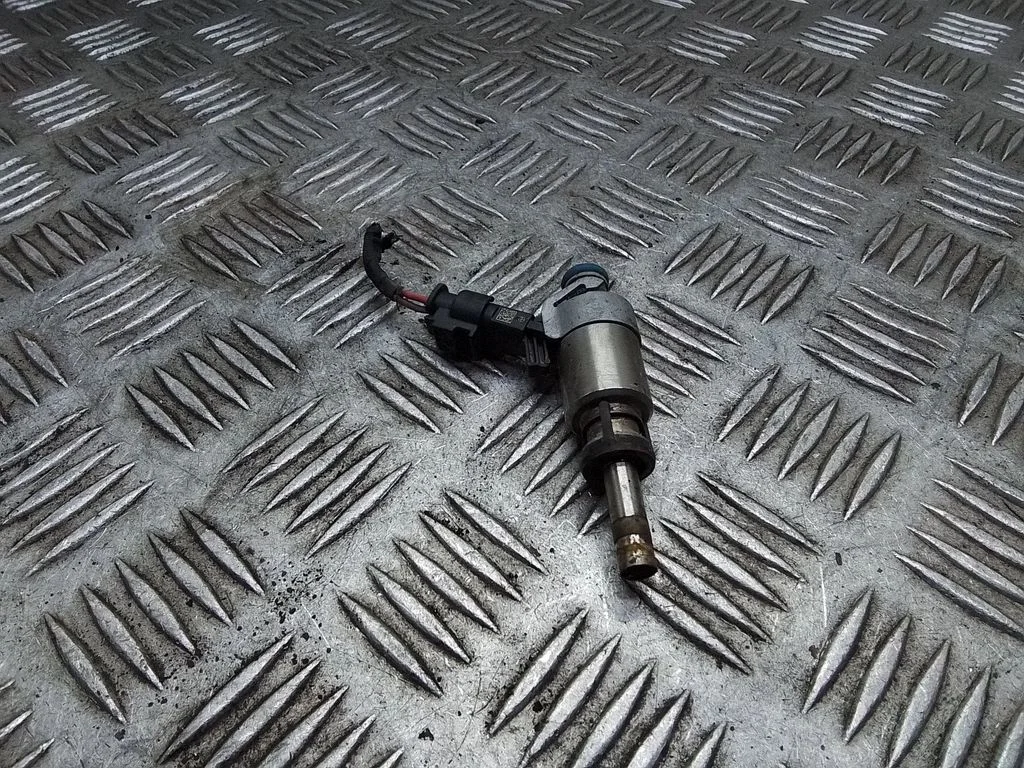 Fuel injector – Volkswagen Passat CC (2008-2016)