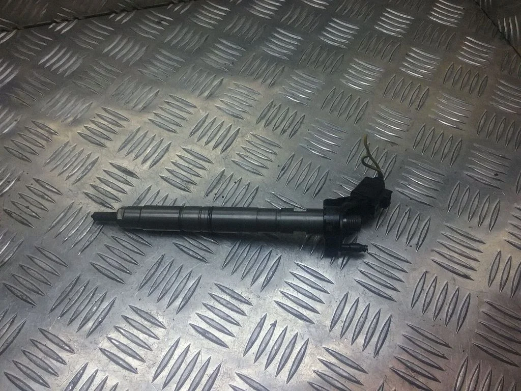 Wtryskiwacz – Audi A4 S4 B7 8E 8H (2005-2008)