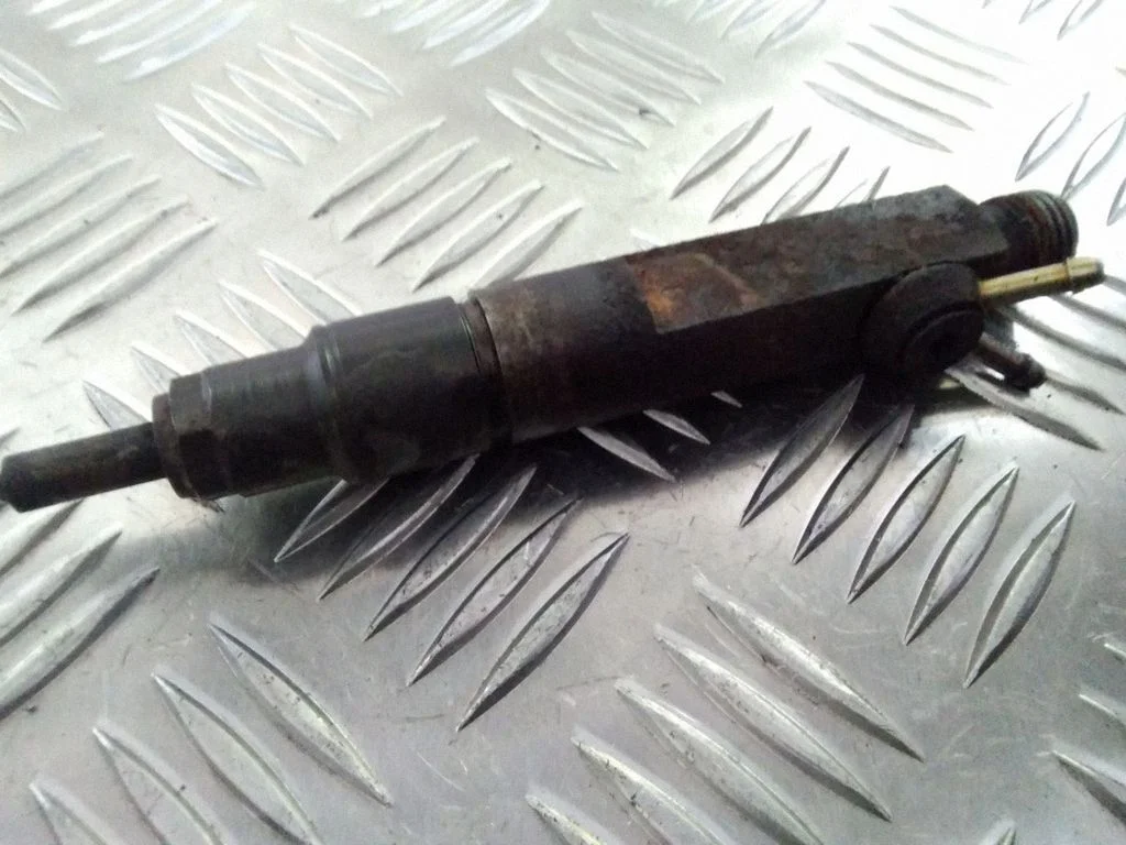 Fuel injector – Volkswagen Transporter - Caravelle T4 (1991-2003)