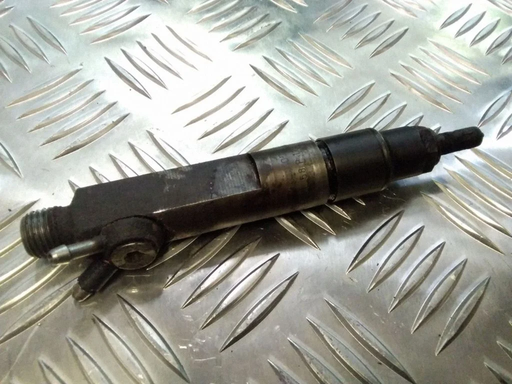 Fuel injector – Volkswagen Transporter - Caravelle T4 (1991-2003)