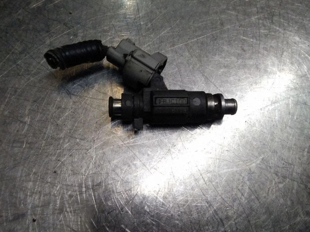 Fuel injector – Subaru Legacy (1999-2003)