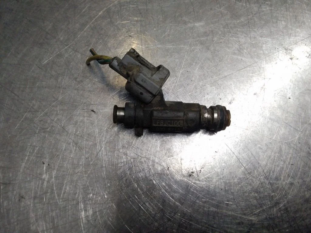 Fuel injector – Subaru Legacy (1999-2003)