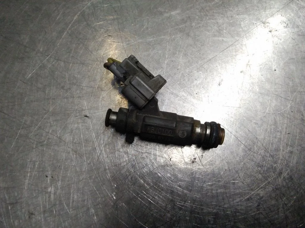 Fuel injector – Subaru Legacy (1999-2003)