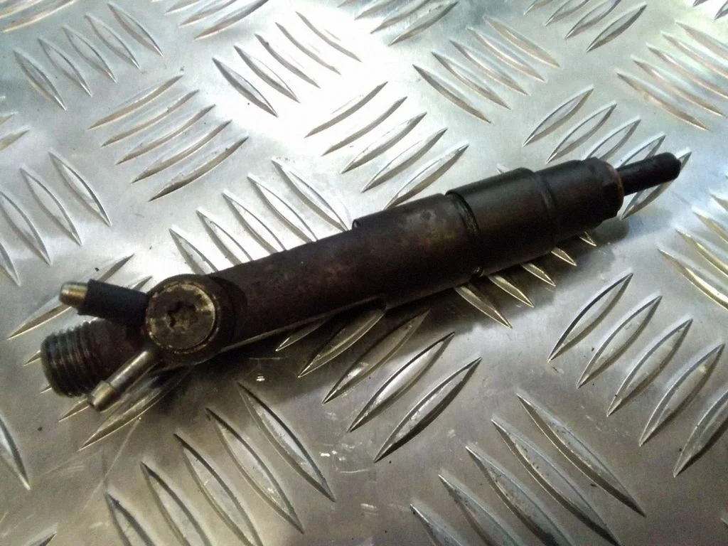 Fuel injector – Volkswagen Transporter - Caravelle T4 (1991-2003)