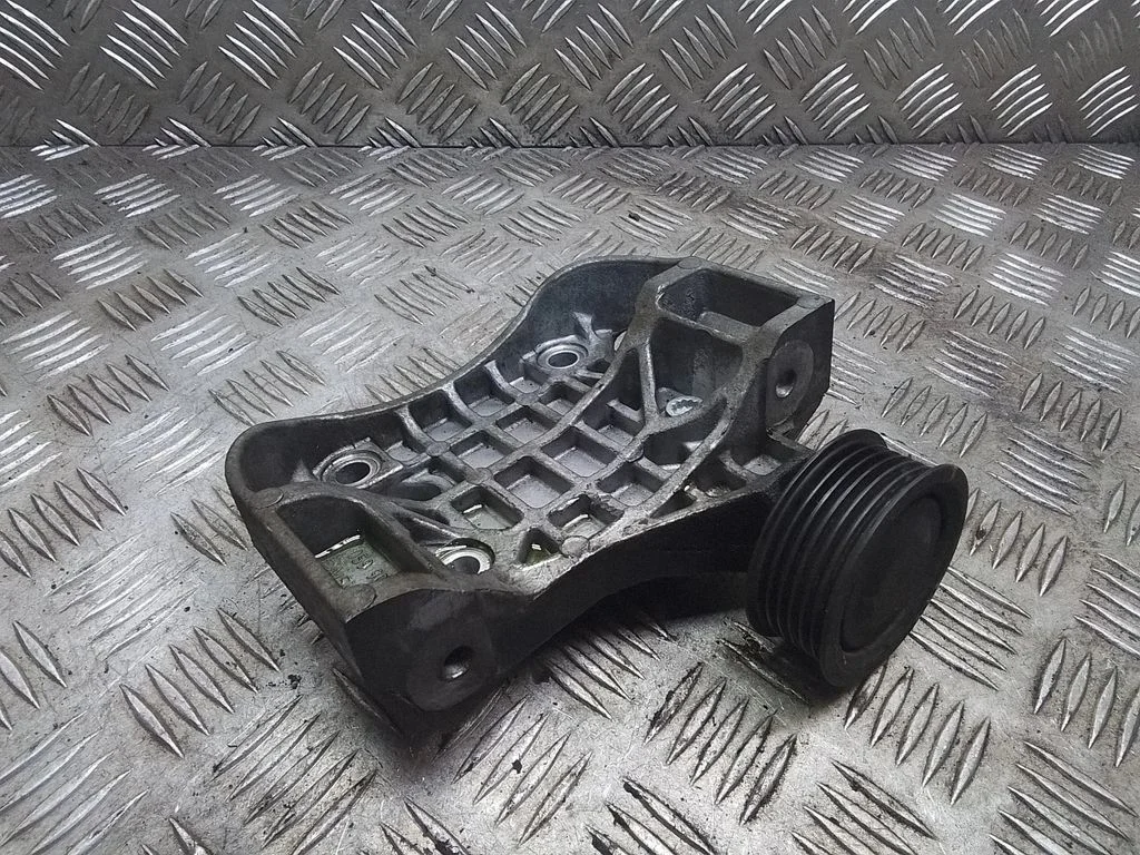 Generator/alternator bracket – Audi Q7 4L (2005-2015)