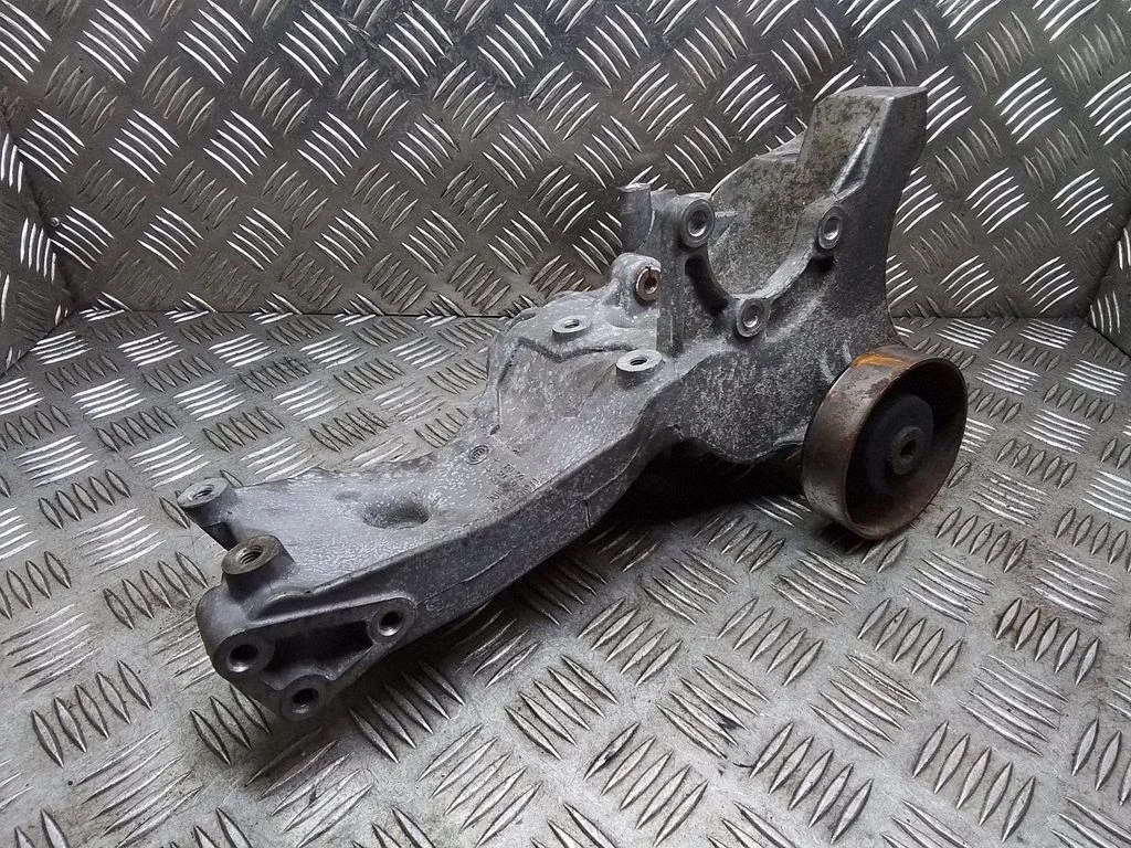 Generaatori kronstein – Audi A4 S4 B7 8E 8H (2005-2008)