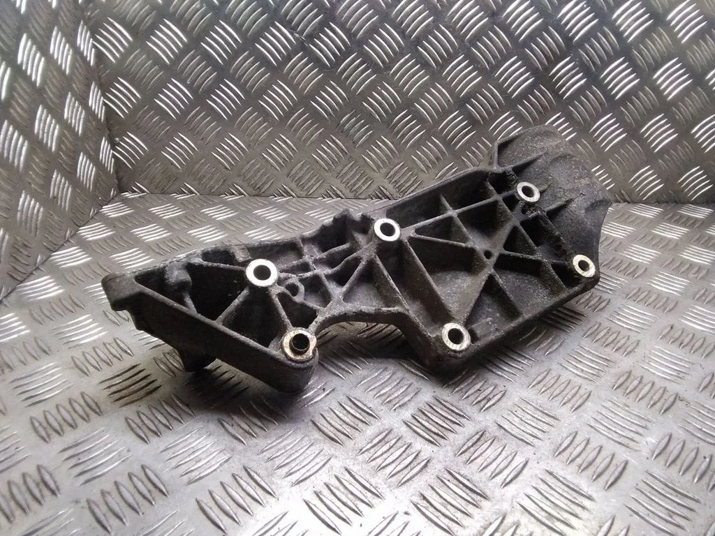 Wspornik alternatora – Seat Alhambra (Mk1) (1996-2010)