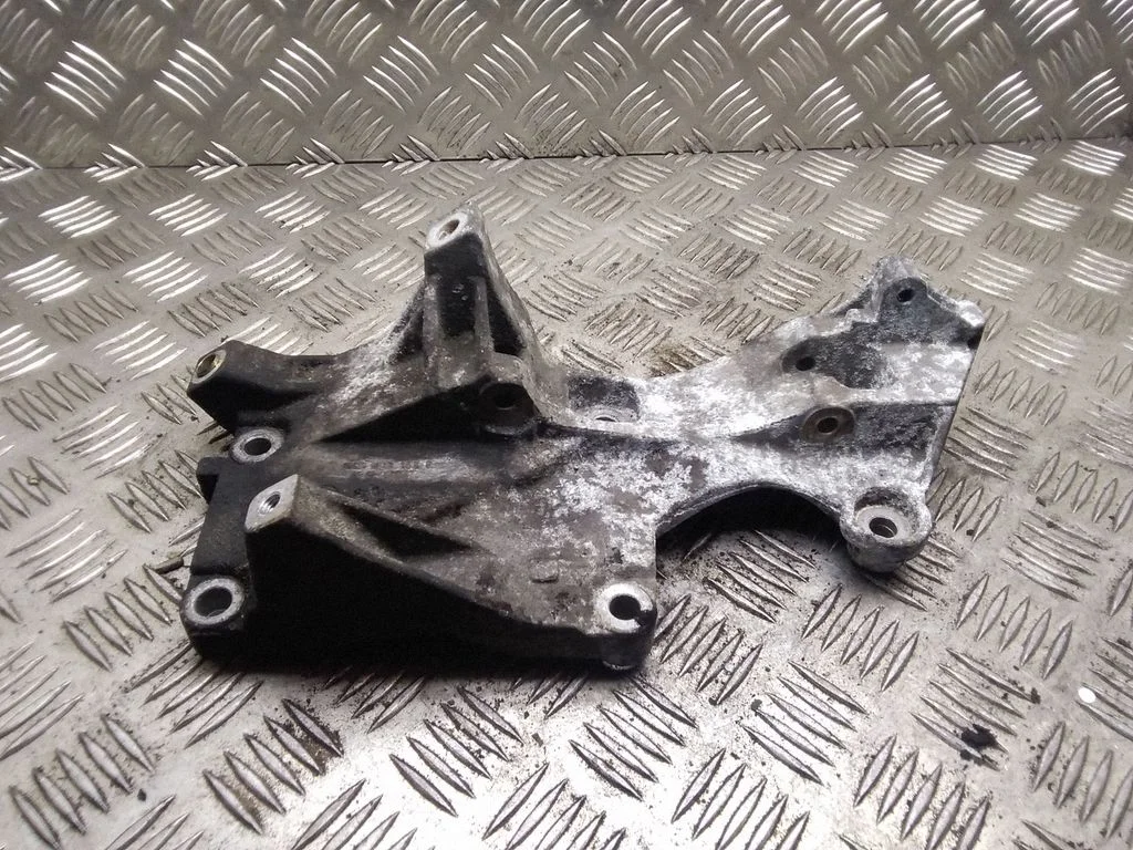 Generator/alternator bracket – Audi A6 Allroad C5 (1999-2005)