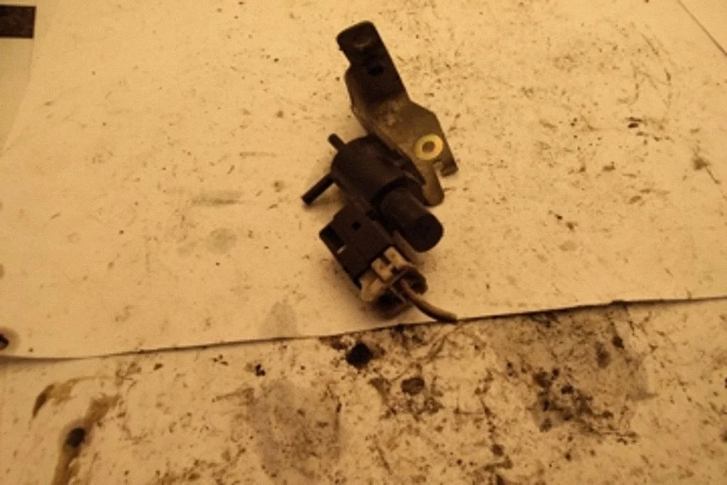 Vacuum valve – Mazda 6 (2002-2008)