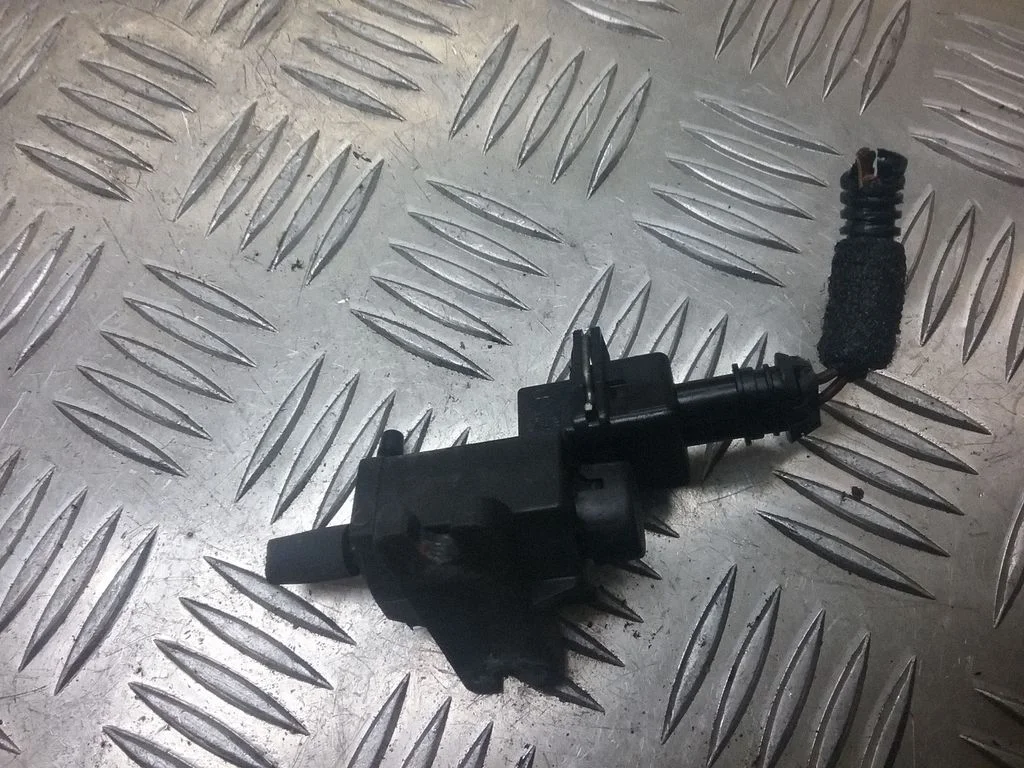 Vacuum valve – Opel Astra H (2004-2012)