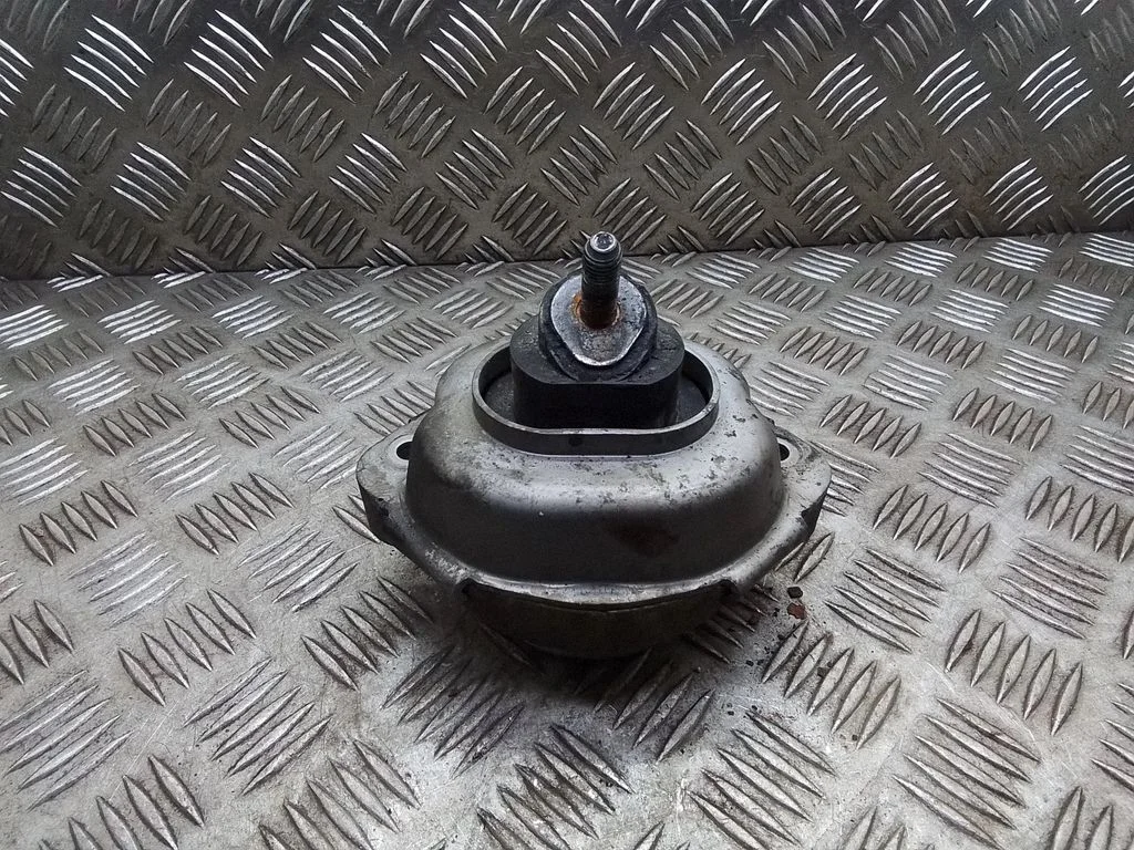 Dzinēja spilvens – BMW X3 E83 (2003-2010)
