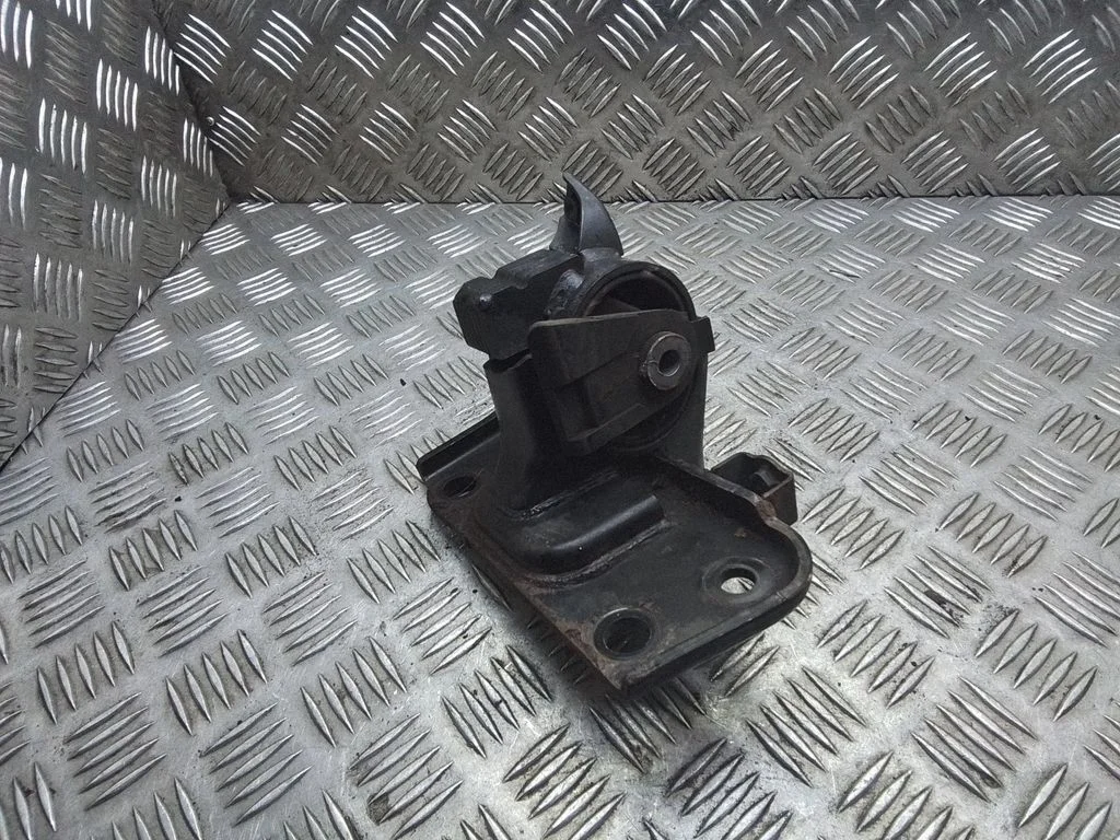 Dzinēja spilvens – Toyota Verso (2009-2018)
