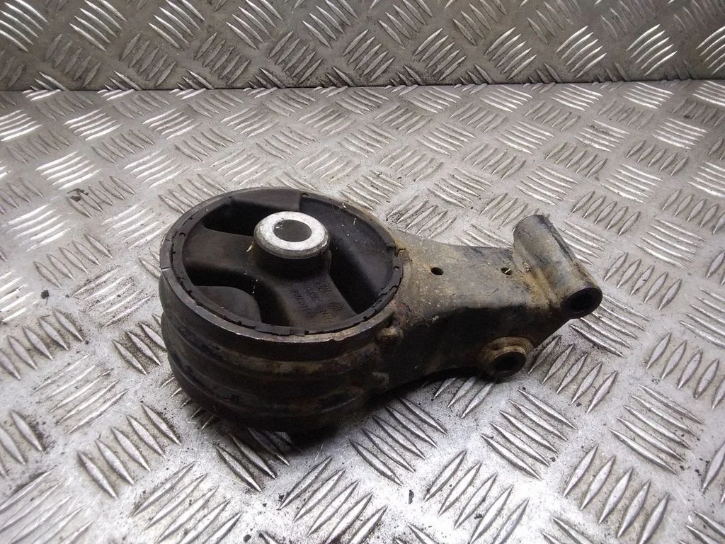 Dzinēja spilvens – Opel Vectra C (2005-2009)