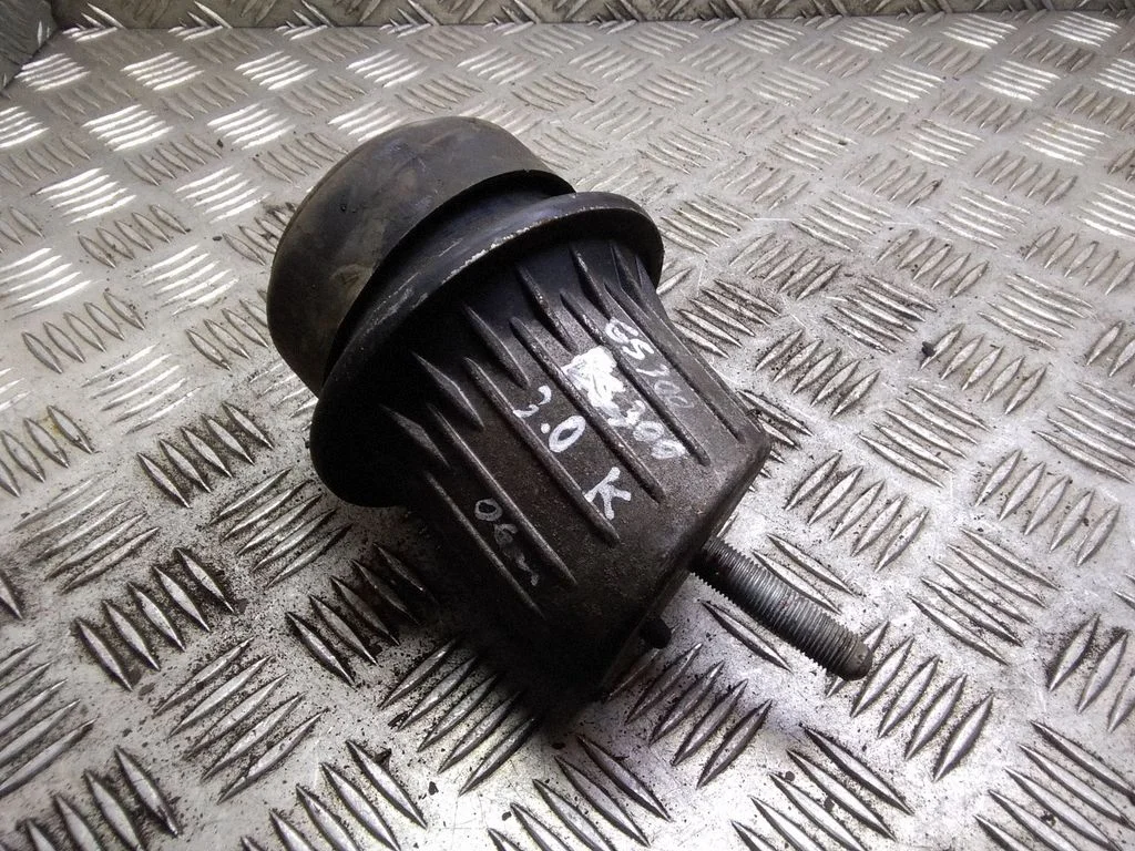 Dzinēja spilvens – Lexus GS 300 350 430 450H (2005-2012)