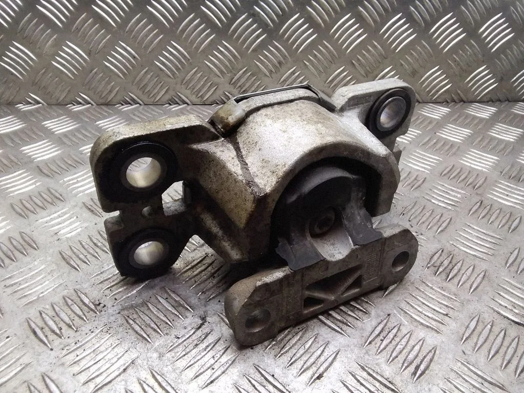 Dzinēja spilvens – Volvo V60 (2011-2013)