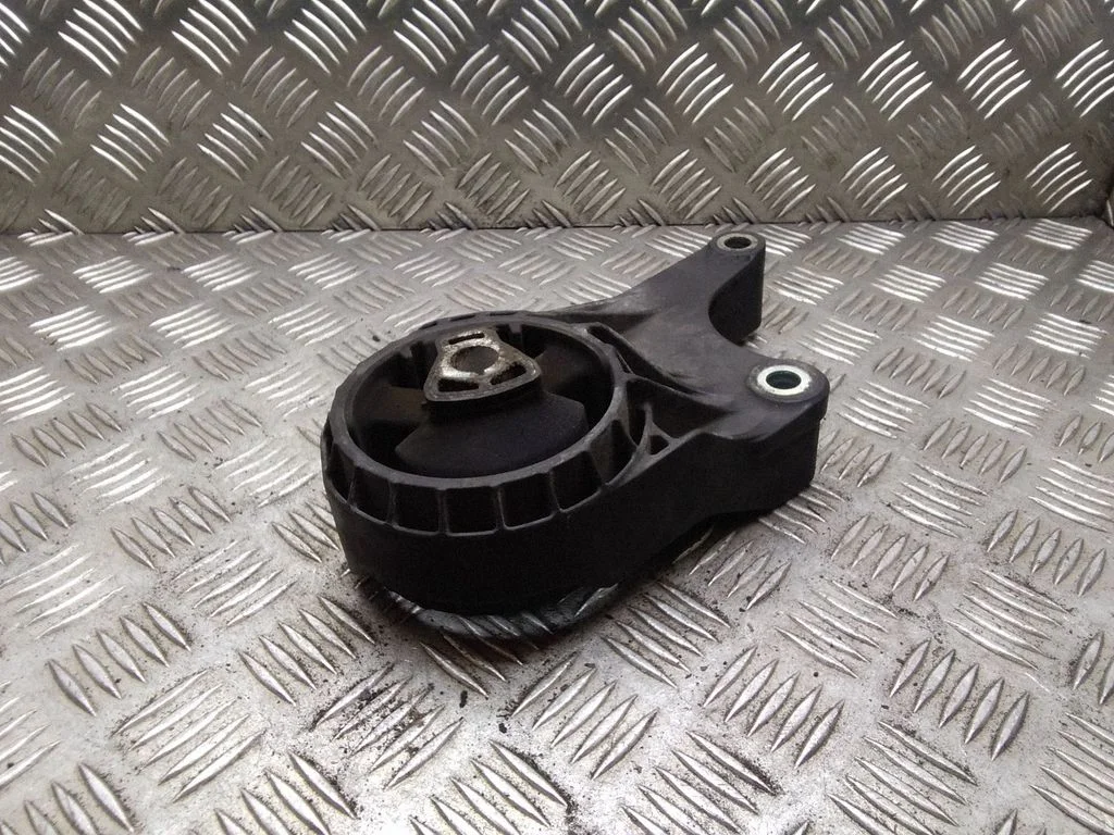 Dzinēja spilvens – Opel Astra H (2004-2012)