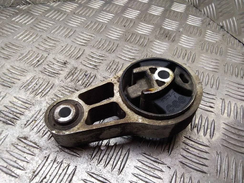 Engine mount bracket – Mini One - Cooper Coupe R56 (2005-2014)