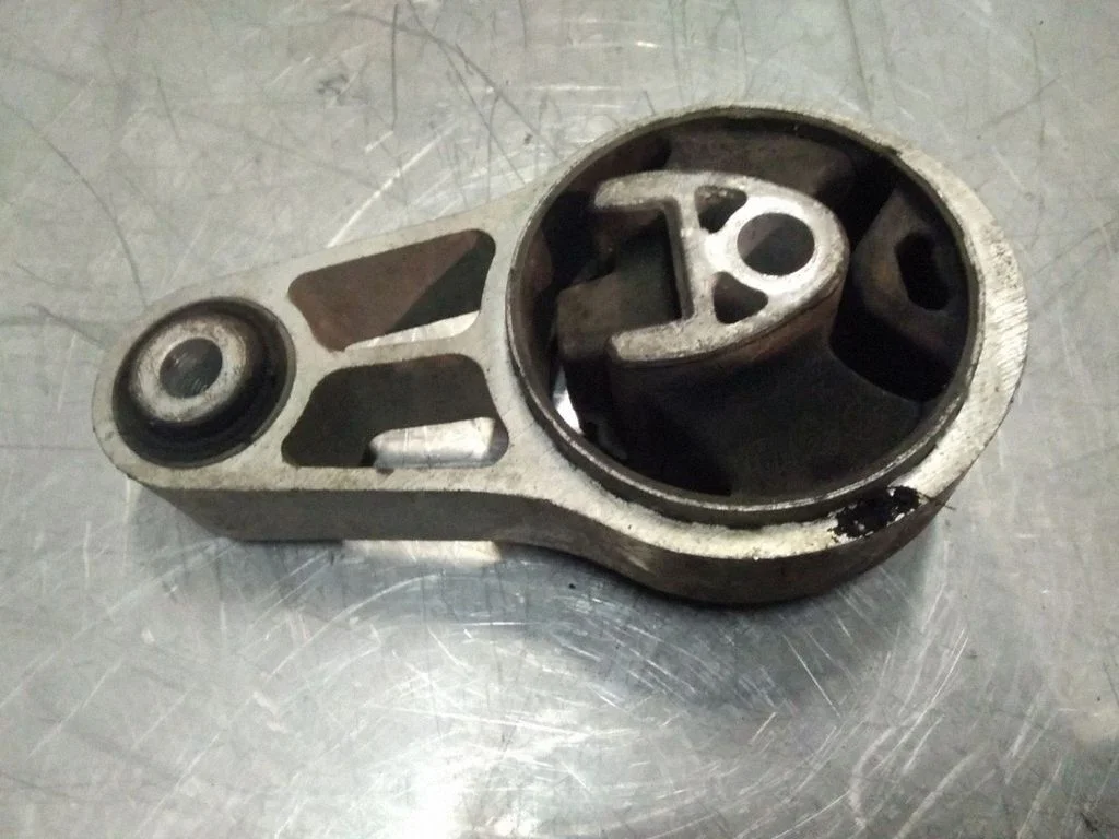 Engine mount bracket – Mini One - Cooper Coupe R56 (2005-2014)