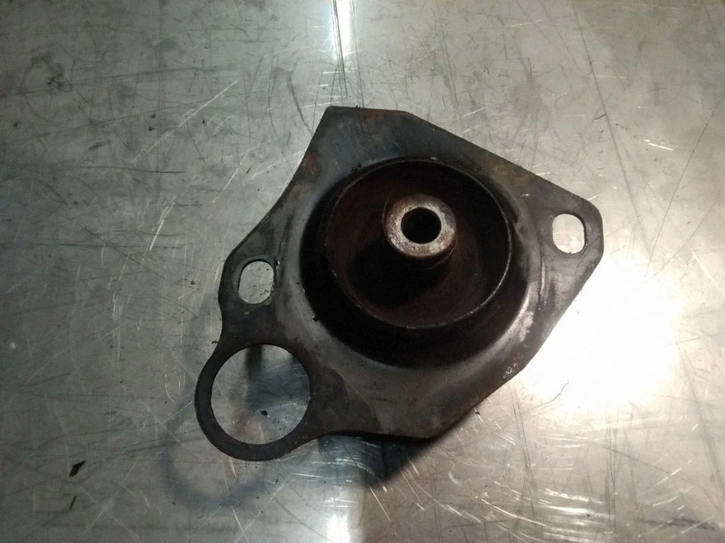 Dzinēja spilvens – Toyota Prius (XW20) (2003-2009)