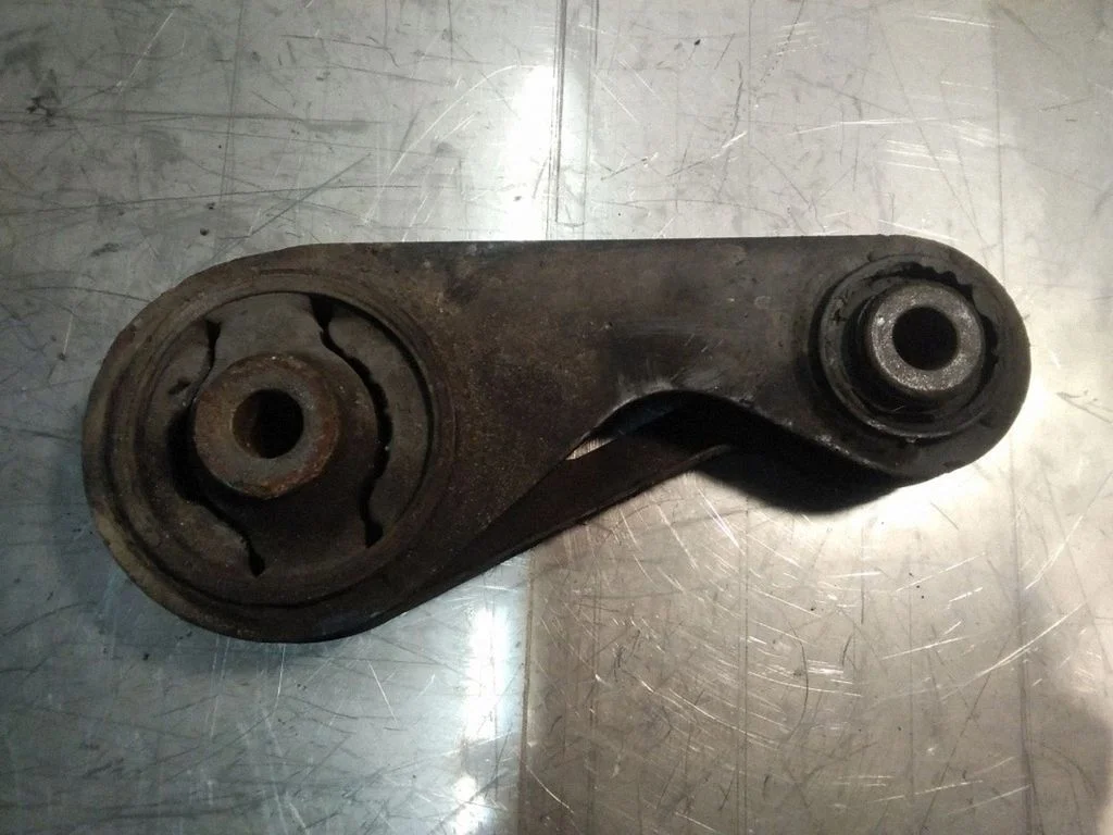 Dzinēja spilvens – Toyota Prius (XW20) (2003-2009)