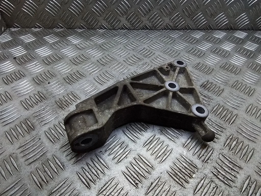 Wspornik silnika – Opel Zafira B (2005-2014)