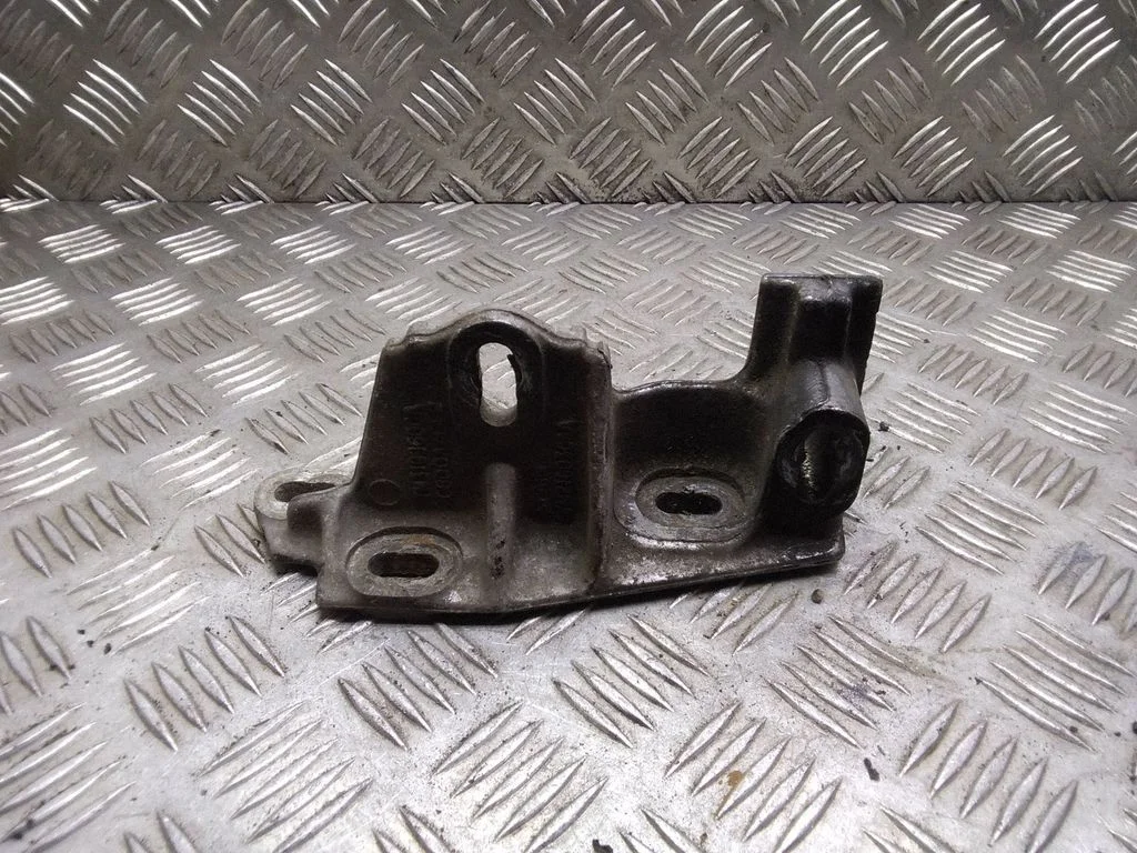 Engine mounting bracket – Ford Galaxy (2000-2006)