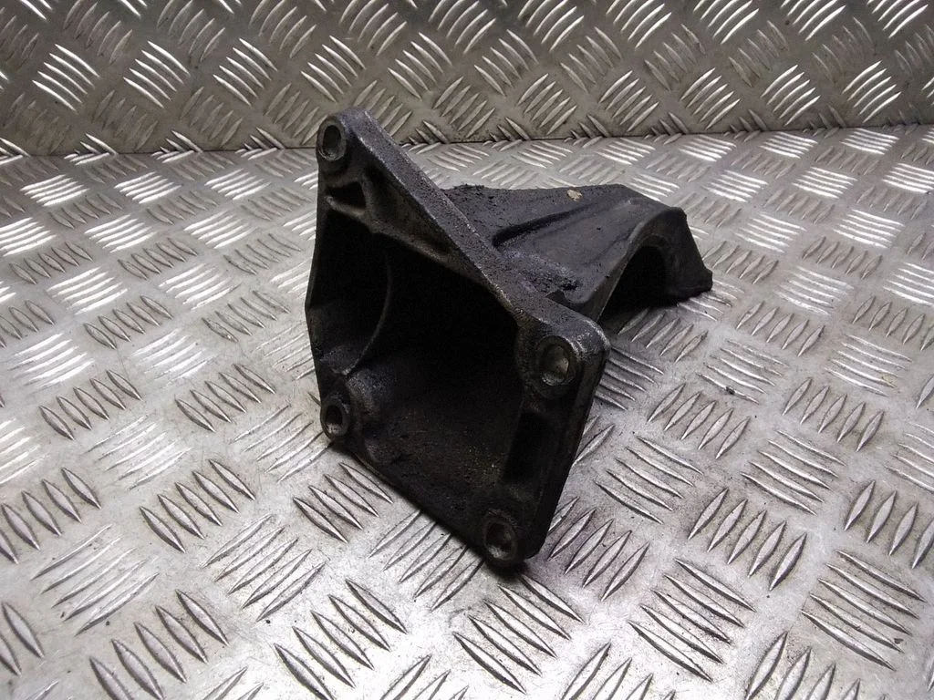 Engine mounting bracket – BMW 3 Series E46 (1998-2005)