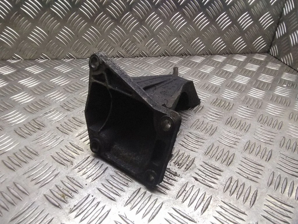 Engine mounting bracket – BMW 3 Series E46 (1998-2005)