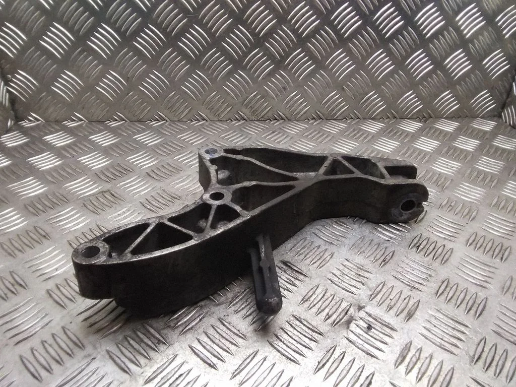 Wspornik silnika – Opel Zafira B (2005-2014)