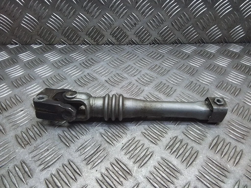 Steering column universal joint – Mercedes-Benz C-Class AMG W204 (2007-2014)