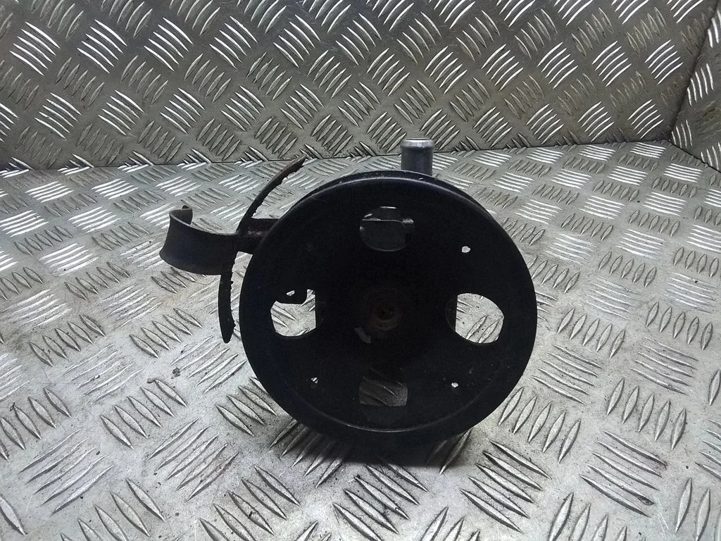 Power steering pump – Volvo S40 (2004-2007)
