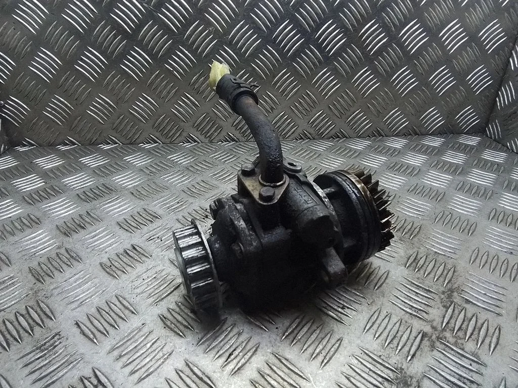 Roolivõimendi pump 7H0422153A