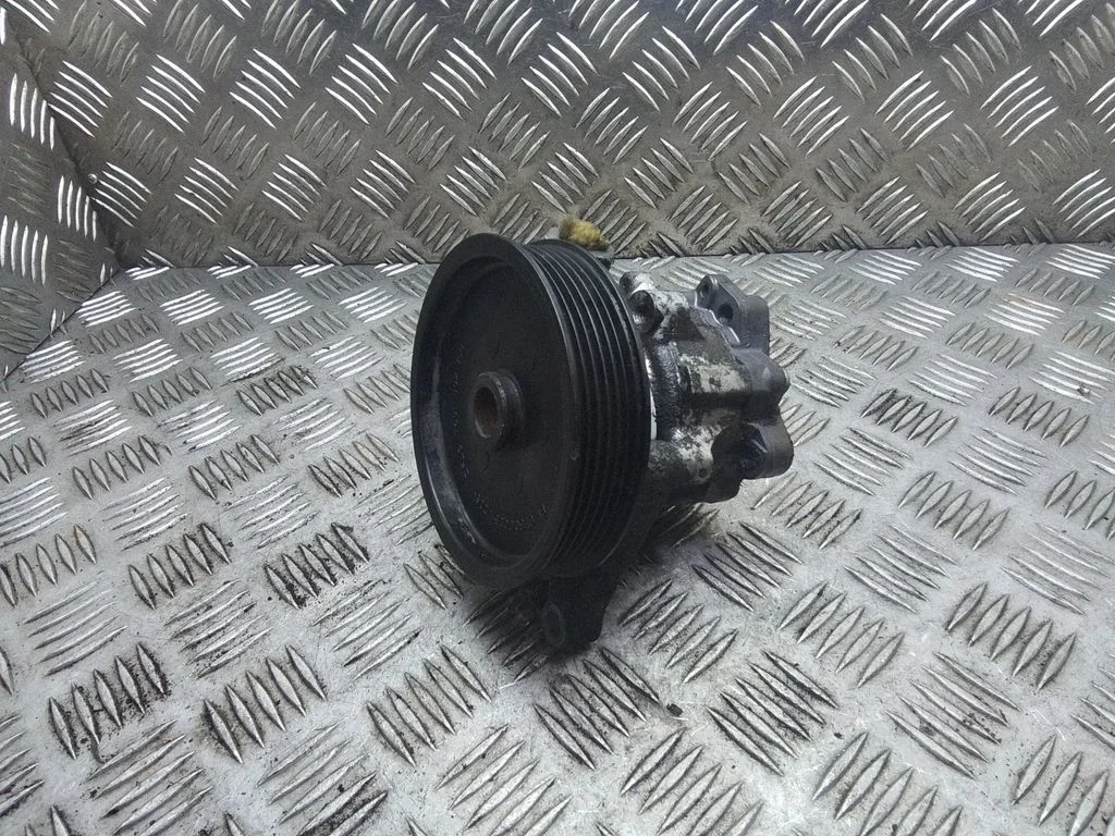 Power steering pump A0064661701 – Mercedes-Benz Sprinter W906 (2006-2018)