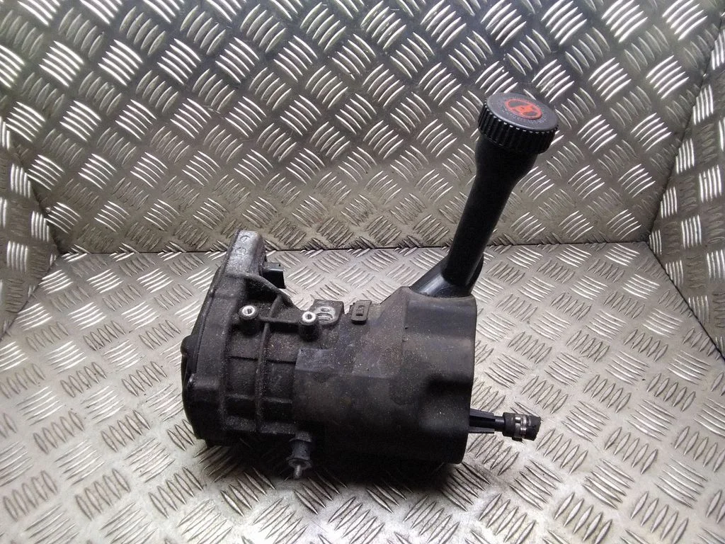 Power steering pump – Peugeot 308 (2007-2013)