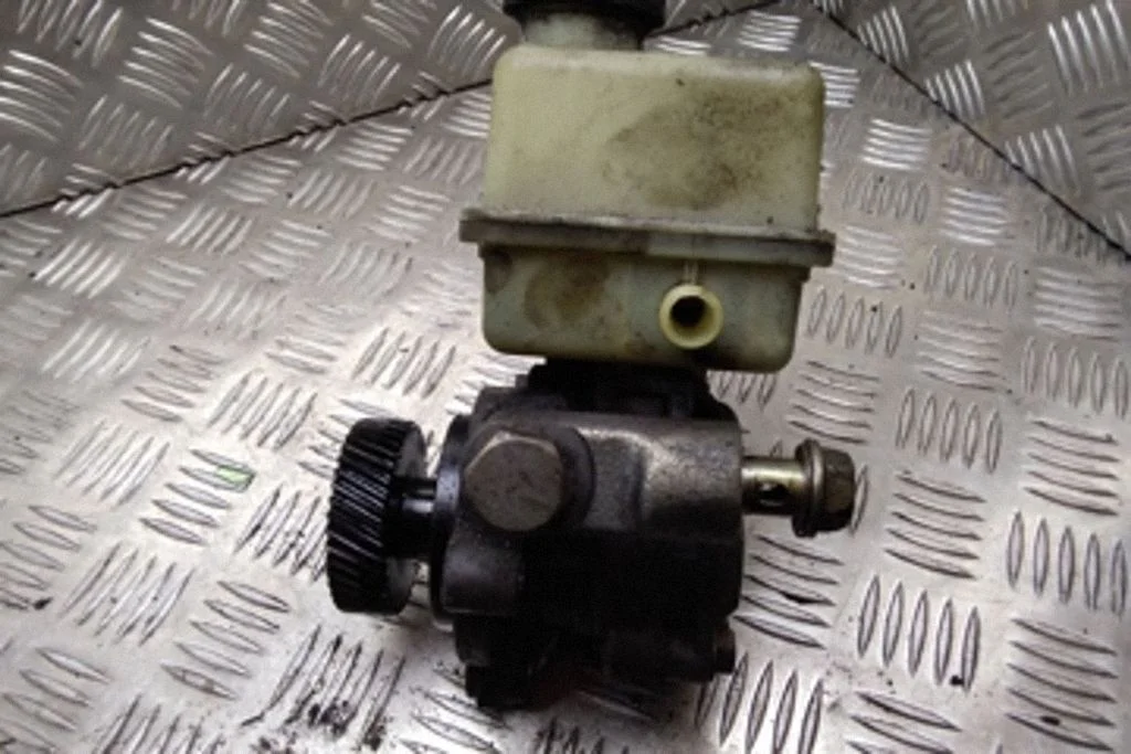 Roolivõimendi pump – Mazda 6 (2002-2008)