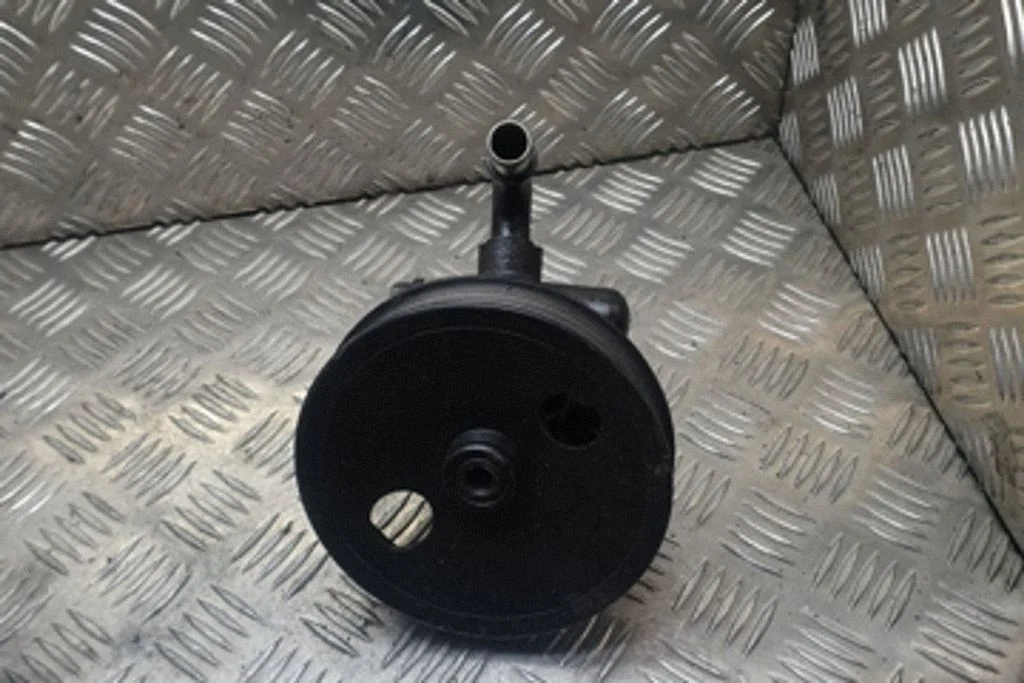Power steering pump – Volvo S40, V40 (1995-2004)
