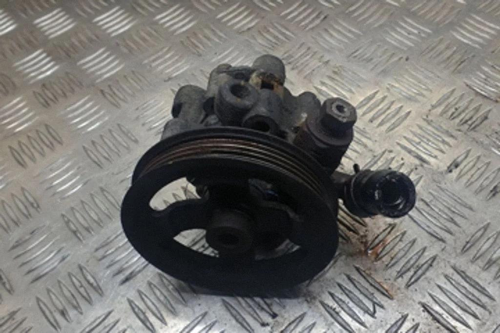 Roolivõimendi pump – Toyota Corolla Verso E121 (2001-2004)
