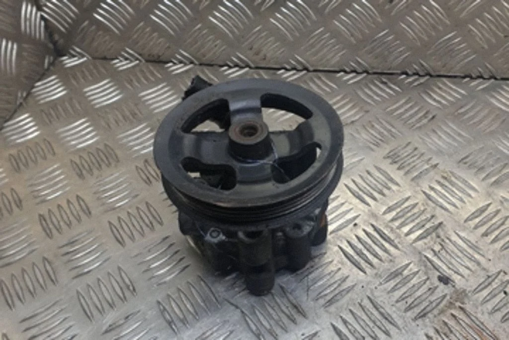 Roolivõimendi pump – Toyota Corolla Verso E121 (2001-2004)