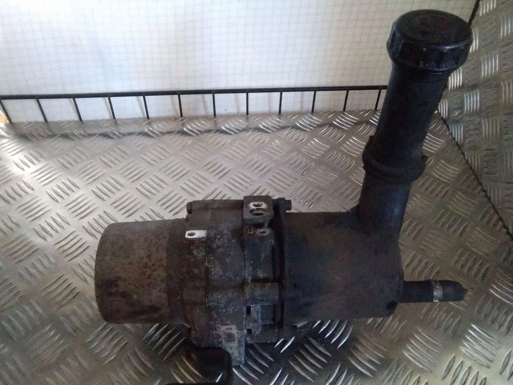 Power steering pump – Citroen C4 I (2004-2010)