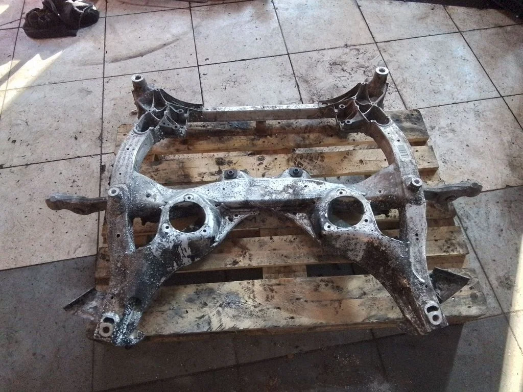 Belka przednia (sanki) – BMW Seria 5 F10 F11 (2009-2016)