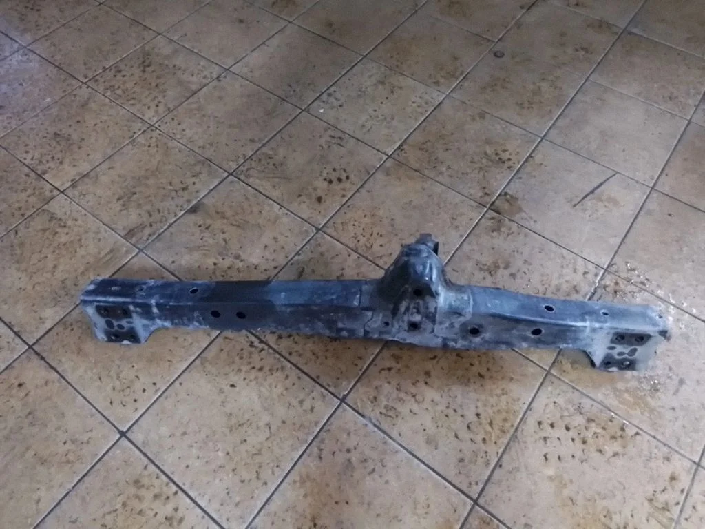 Front subframe – Toyota Prius+ (ZVW40) (2011-2018)