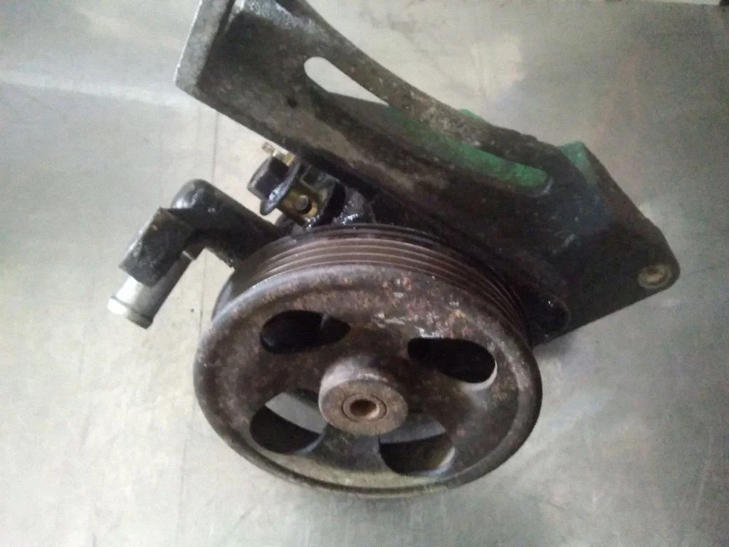 Roolivõimendi pump 34401AE001