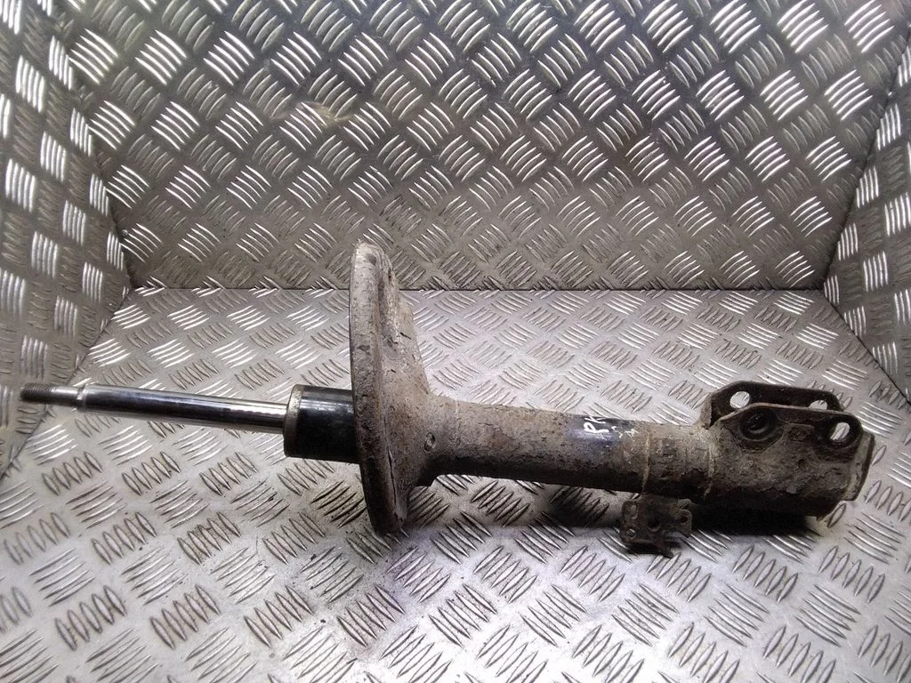 Front shock absorber/damper – Toyota RAV 4 (XA20) (2000-2005)
