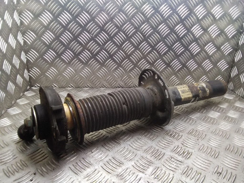 Amortyzator przedni – Audi A3 S3 8P (2003-2012)