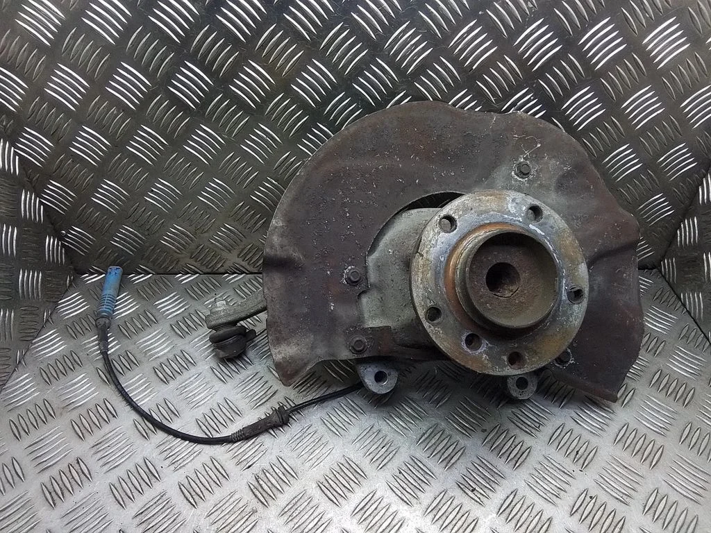 Front wheel hub – BMW 5 Series E60 E61 (2004-2010)