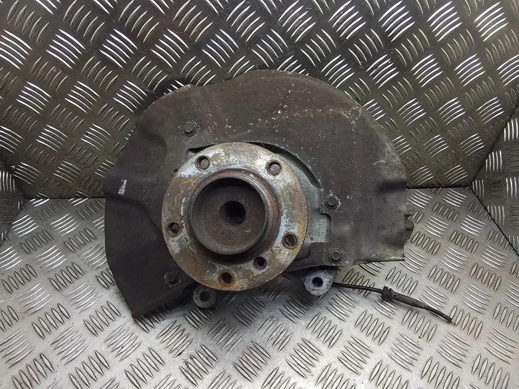 Front wheel hub – BMW 5 Series E60 E61 (2004-2010)