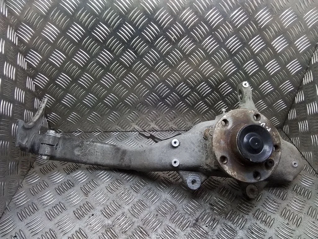 Front wheel hub – BMW X5 F15 (2013-2017)